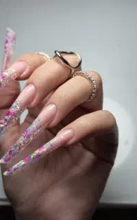 آموزش و خدمات ناخن حرفه ای