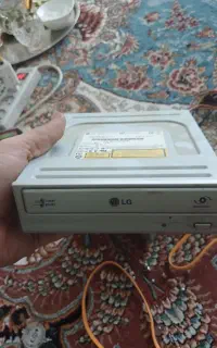 تعدای لوازم کیس کامپیوتر
