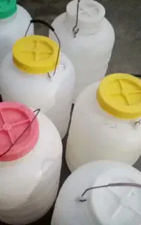 ظرف پلاستیکی