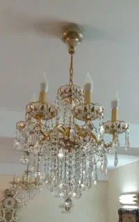 سه عدد لوستر و دو دیوارکوب