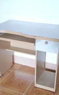 میز تحریرو دراور و دوچرخه
