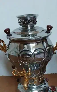 سماور نونو همراه سینی و پارچ کنار سماور