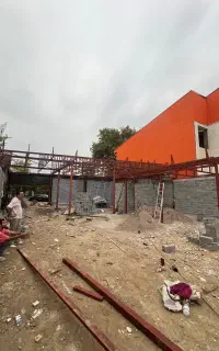 به دو جوشکار جوان و با مهارت برای تابلوسازی