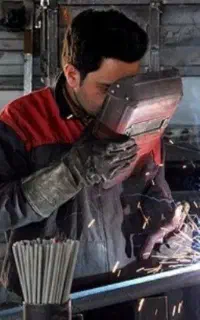 استخدام کارگر و جوشکار