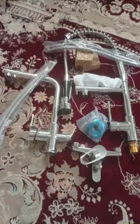 سه عدد شیرآلات حمام و اشپزخانه