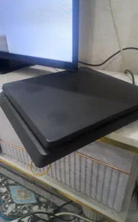 ps4 / پلی استیشن۴ /درحد نو /کم کارکرده/۲ دسته