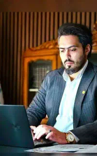 استخدام دستیار وکیل خانم(حقوق ثابت + پورسانت جذاب)