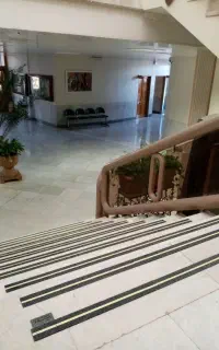 ضدلغزش پله (ترمز پله )