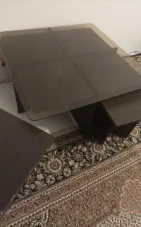 میز جلو مبلی و چهار گل میز