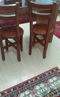 صندلی ناهار خوری و وسایل خانه