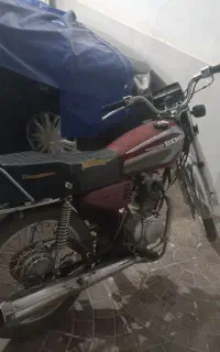 موتور سیکلت سند دار بهرو بیمه دارد