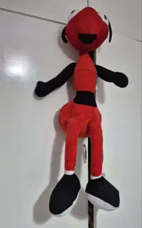 عروسک  معروف مورچه