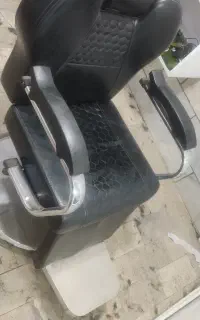 صندلی آرایشگاه مردانه کاملا نو و سالم