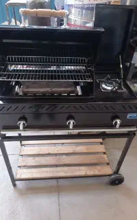 کباب پز باربیکیو درب کانادایی لعابی با مارک هیزم