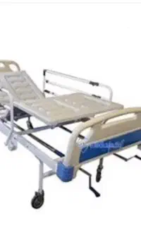 تخت بیمارستانی سه شکن ABS همراه تشک 4 تیکه 5 سانت