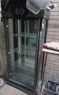 ویترین شیشه ای