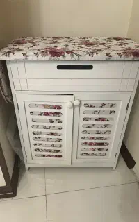 میز اتو بسیار نو و تمیز