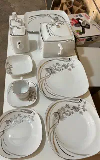 سرویس چینی ۱۲نفره نو نو ۱۵.۰۰۰.۰۰۰تومان