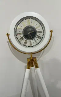 ساعت سه پایه