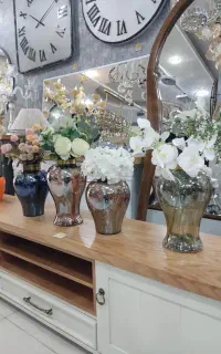 گل و‌گلدان