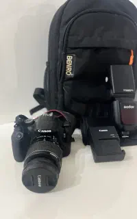 دوربین  canon 2000dبا لنز ۱۸/۵۵