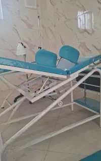 تخت ، ترالی ، پایه سرم ، چراغ معاینه