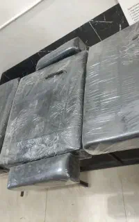 دو عدد تخت و صندلی میکاپ و مژه و فشیال