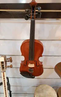 ویولن آماتی ۲۲۰