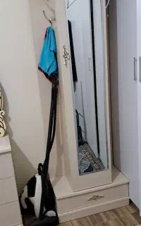 جاکفشی باآینه قدی