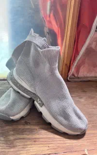 کفش سایز ۳۸ تمیز و سالم مناسب مدرسه و پیاده روی
