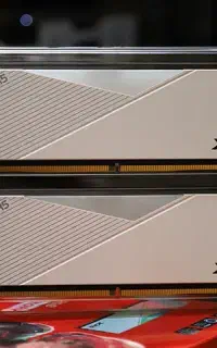 رم 32 گیگ DDR5 XPG سفید