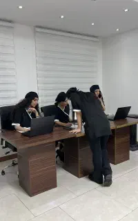 منشی و دستیار