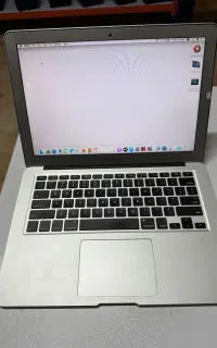 MacBook air و surface pro 4