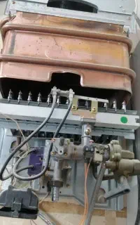 آبگرمکن دیواری گازی بوتان   B 3215i خیلی تمیز