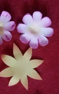 گلبرگ آماده گل مصنوعی ب مقدار زیاد
