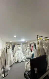 فروش ویژه ویکجای وسایل ولباس های مزون عروس