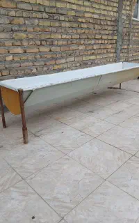 اخرو یا جای غذا حیوانات
