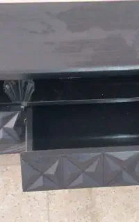 میز تلویزیون مشکی کم کارکرده