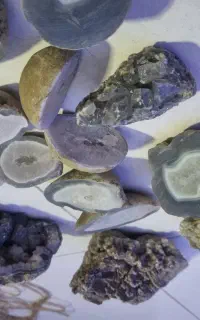 چند قطعه عقیق توپی
