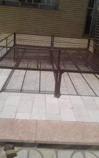 تخت آهنی