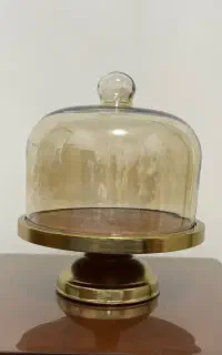 ظرف کیک پایه دار