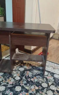 میز کامپیوتر سالم