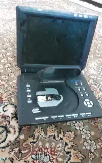 پخش کننده سی دی و دی وی دی
