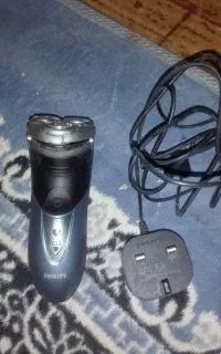 سلام ماشین صورت تراشی اصلی کار کرده،نوش توبازار 25