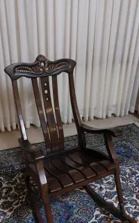 صندلی راک در حد نو