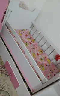 تخت نوجوان و گهواره