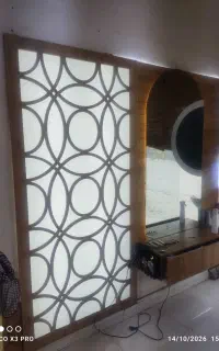 میز کار آرایشگاه همراه با آینه