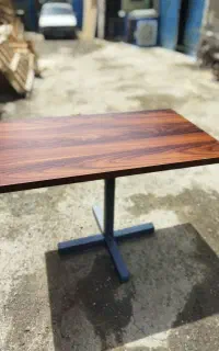 میز پایه صلیبی