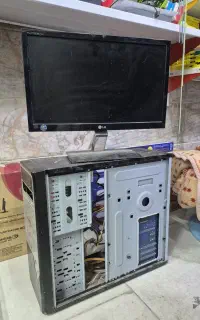 کیس و مانیتور