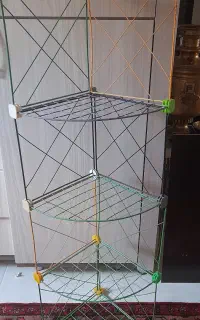 قفسه برای گوشه اتاق